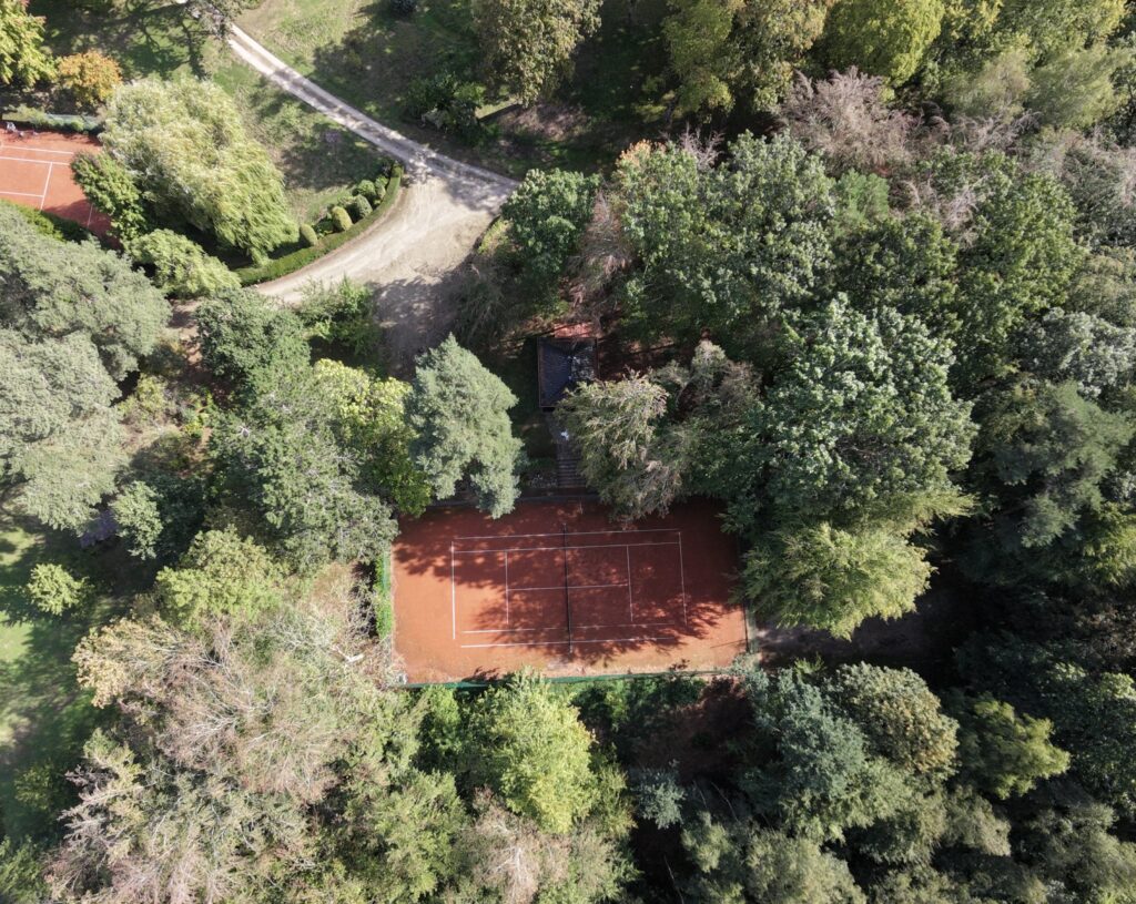 ernesst lubbeek la cambuse tiny house tennis terre battue 2 4 personnes
